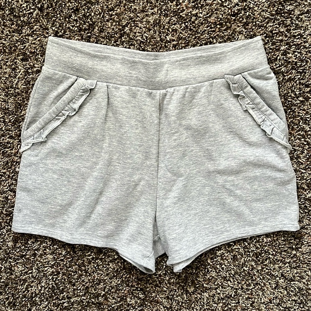 Ease of Motion Cotton Gray Sweat Shorts Bottoms w/ Ruffle Pockets, Size Medium